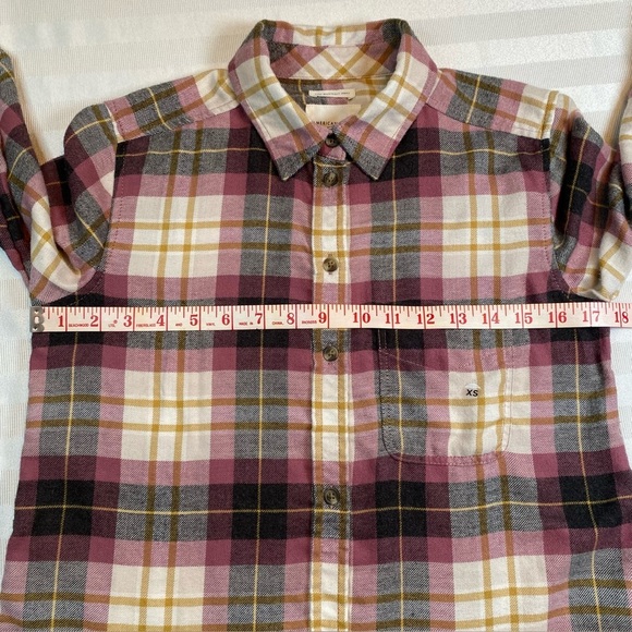 American Eagle Boyfriend Fit Flannel Shirt Women’s XS Mauve Black Plaid NWOT - Picture 4 of 13